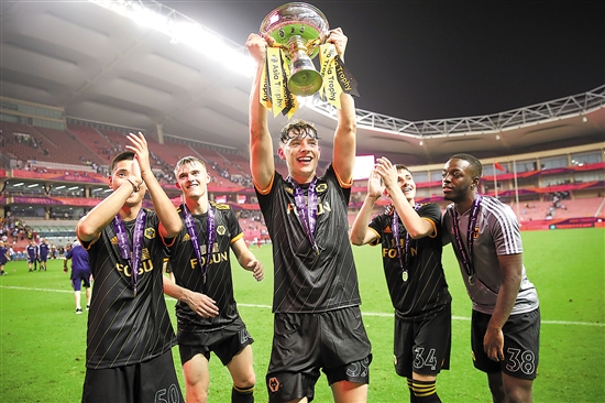 近15年谷歌每年搜索量最高球员：C罗10次断崖领先，梅西仅1次