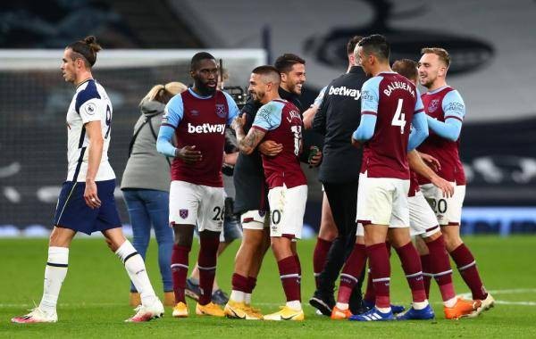 圣诞礼物，此前因膝盖伤势缺阵近四个月的哈弗茨恢复集体训练（圣诞惊喜：因膝伤缺席近四月的哈弗茨重回球队合练）