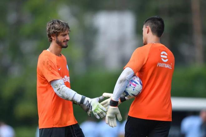 这脚传球太精准了