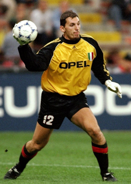 意甲前瞻：罗马防守固若金汤，那不勒斯目前伤兵满营（意甲前瞻：罗马后防稳若磐石，那不勒斯伤病缠身）