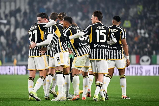 足球不相信眼泪（绿茵场不容眼泪）