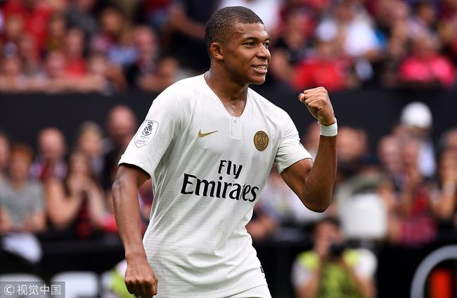 足球战术板：四种常见变化